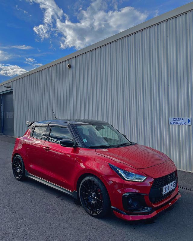 SUZUKI